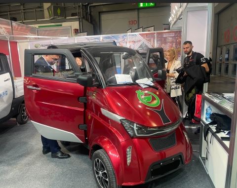 Chinese EV Cars Pure Electric Cable Automotive Low Speed Mini Passenger Car Chinese EV Cars Pure Electric Cable Automotive Low Speed Mini Passenger Car